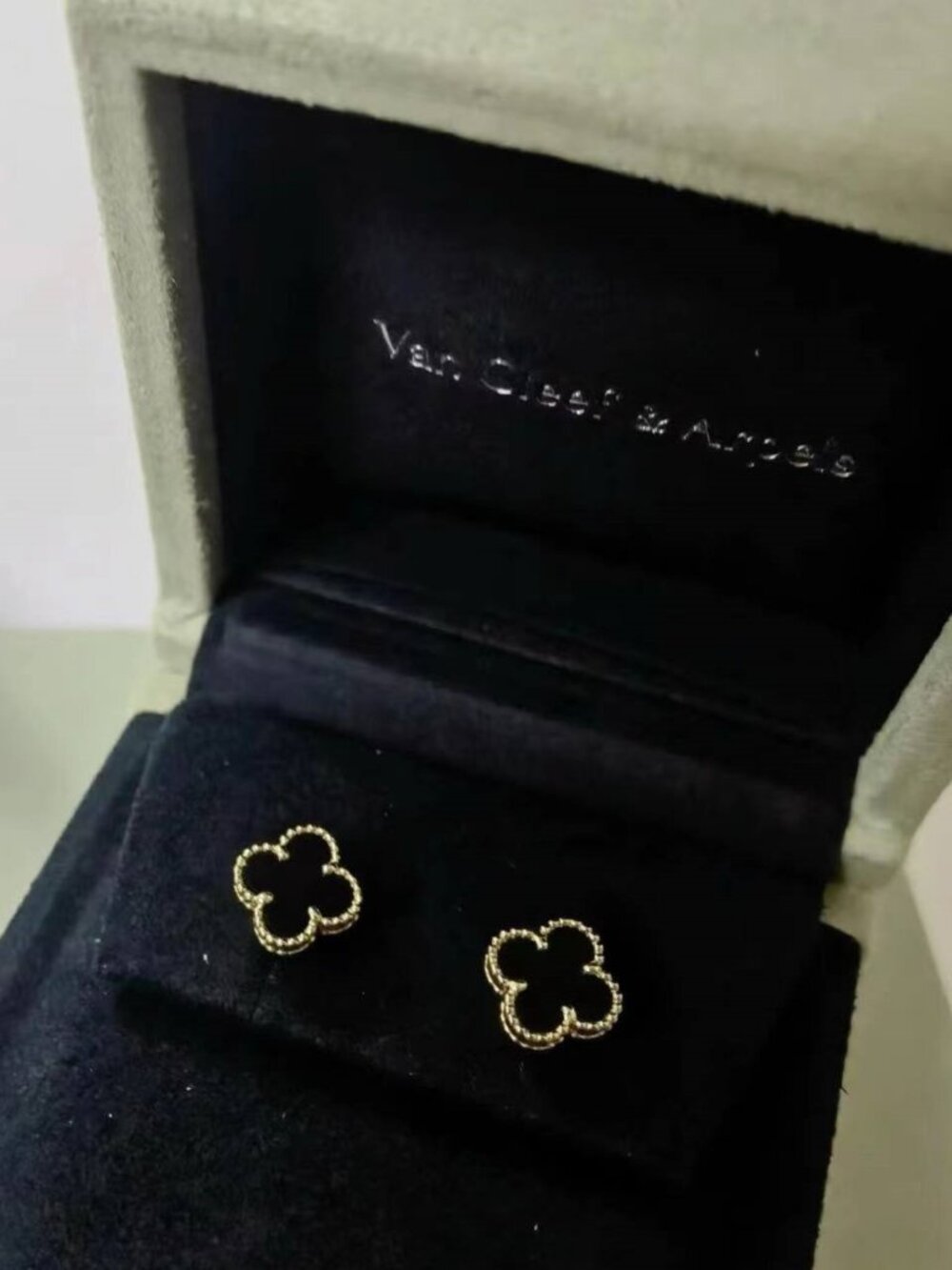 Van Cleef & Arpels Black Earrings